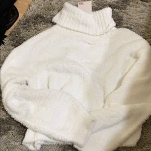 White long sleeve turtleneck